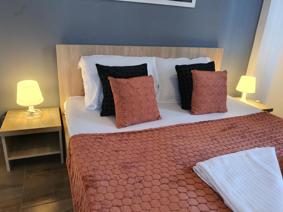 Villa Accommodation ブカレスト エクステリア 写真