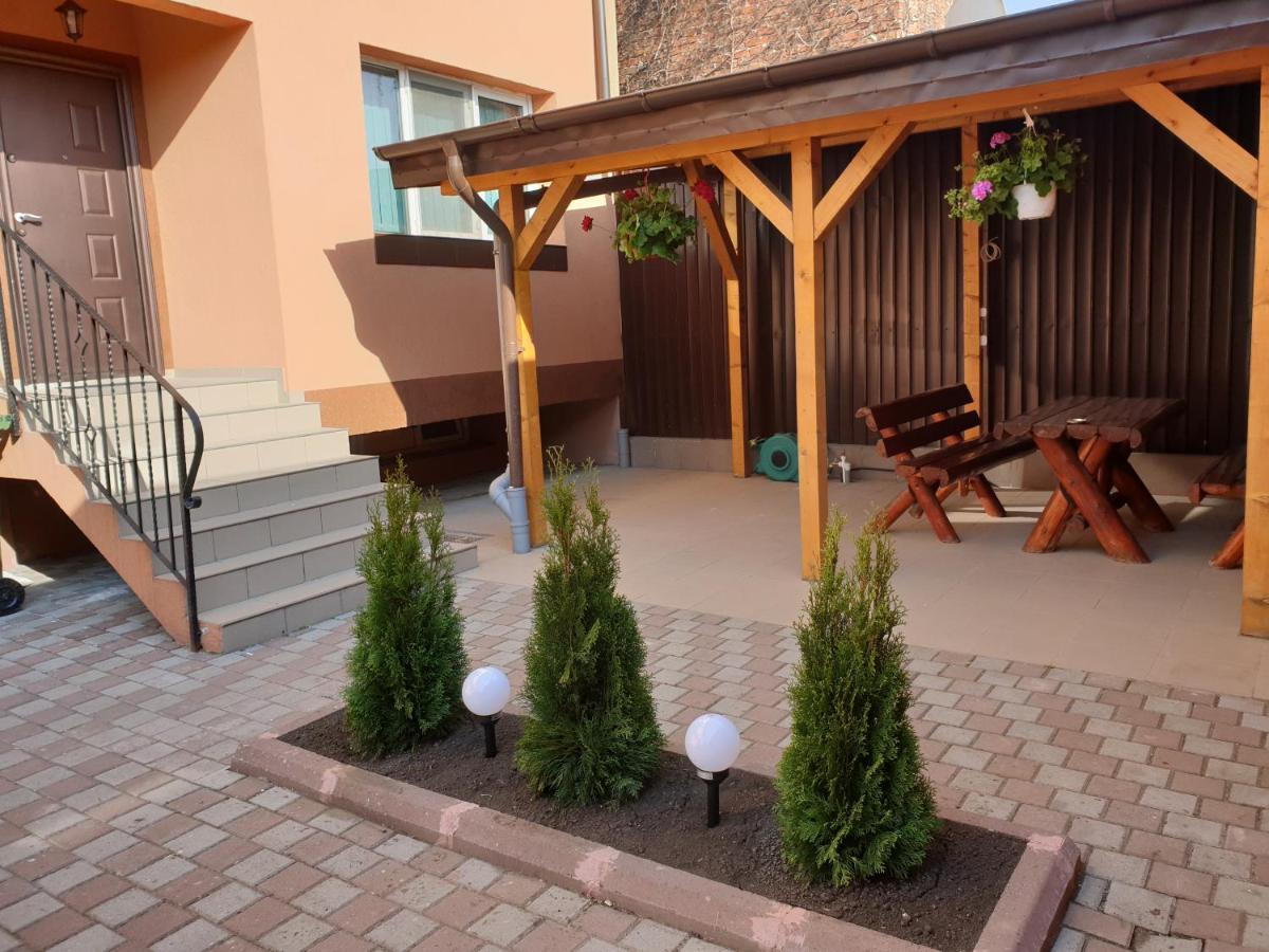 Villa Accommodation ブカレスト エクステリア 写真